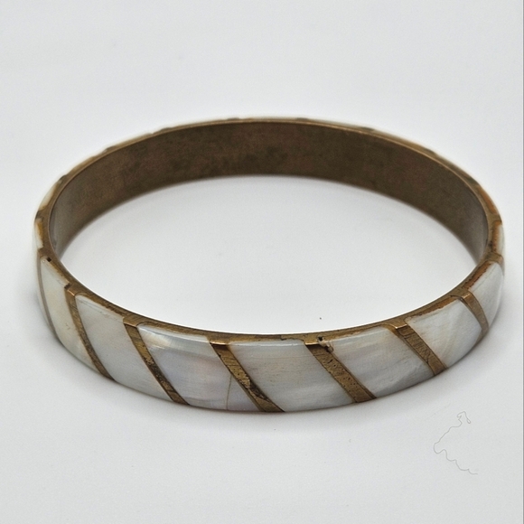 VINTAGE Mother of Pearl MOP Stripe Inlay Brass Bangle Bracelet Made in India - Picture 1 of 6